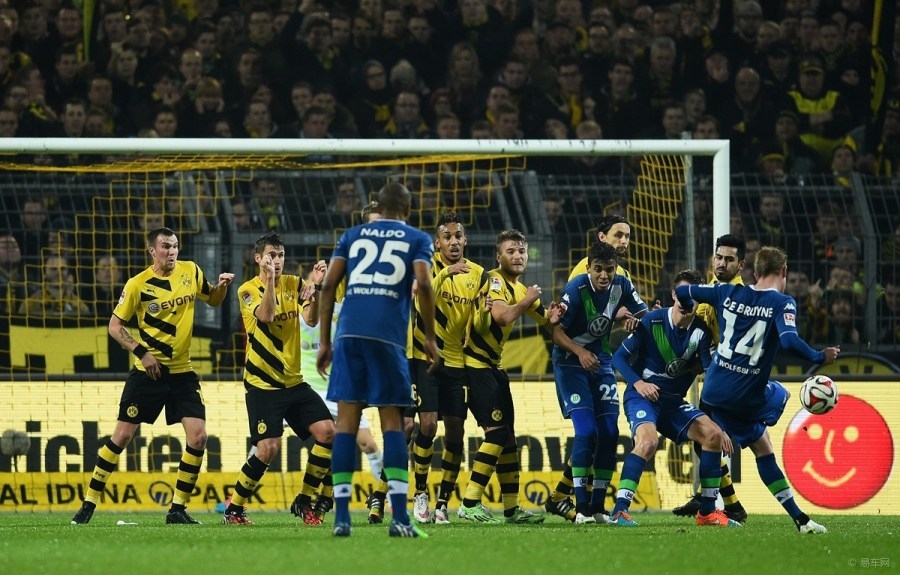  沃尔夫斯堡防守密不透风，德甲铁血之师逼平争冠热门球队